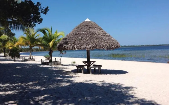 Hotel Pangalanes Jungle Nofy