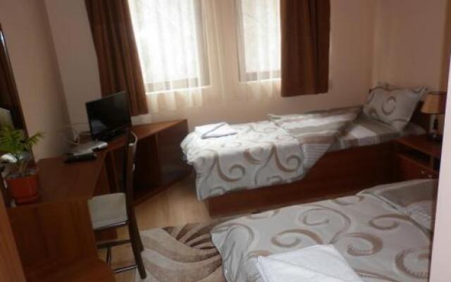 Semeen Hotel Han Dyavolski Vodi