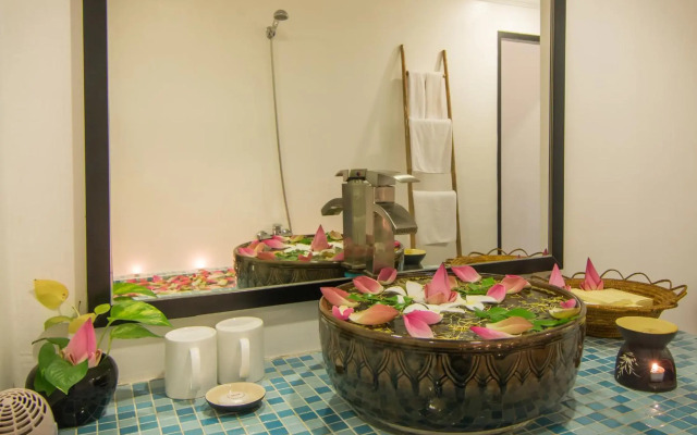 La Residence WatBo Hotel