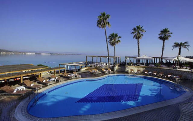 Lemon Hotel And Beach