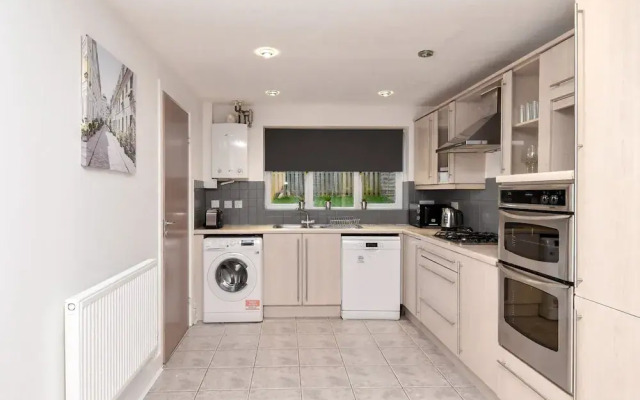 Foxley Place - MK City house