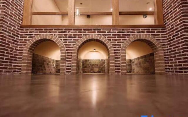 Xinwei Hot Spring Hotel