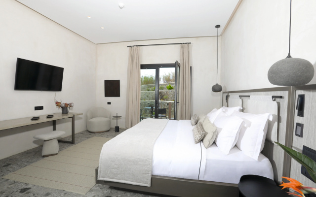 Aeonic Suites and Spa