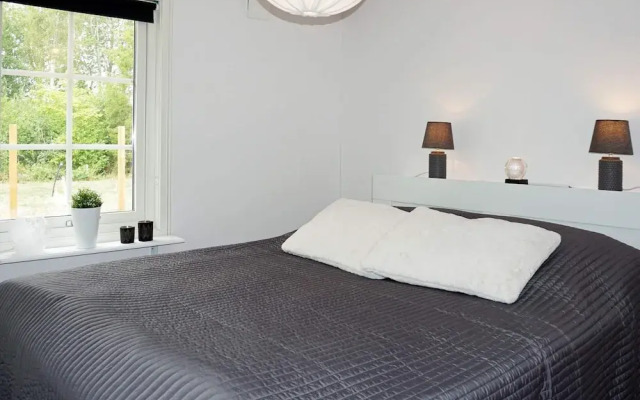 6 Person Holiday Home in Lottorp
