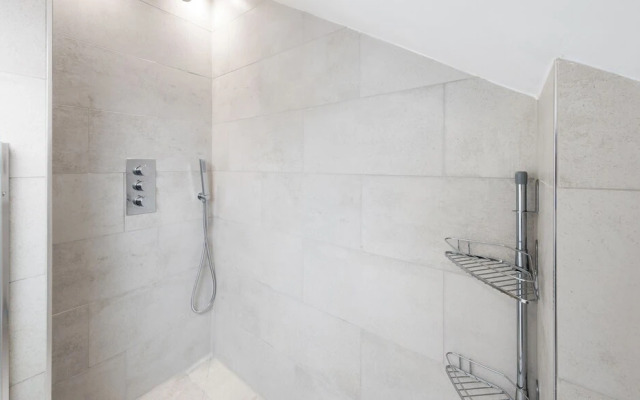 2 Bedroom Apartment near Town Center
