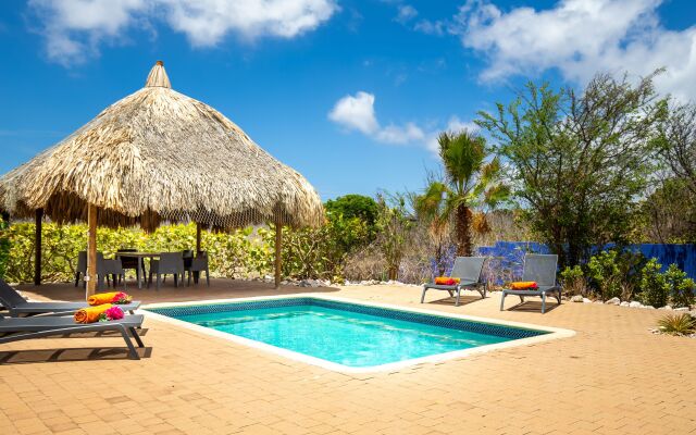 ? Peaceful Garden Villa?  -  Private Pool