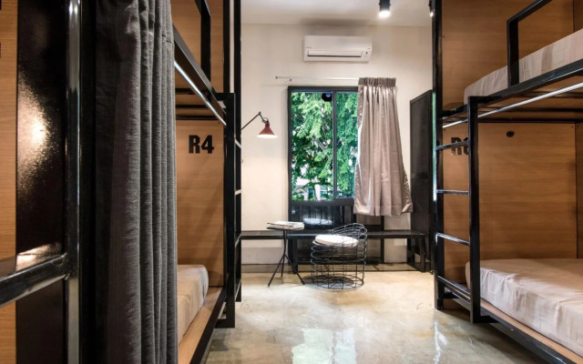 The Brownstone Hostel & Space