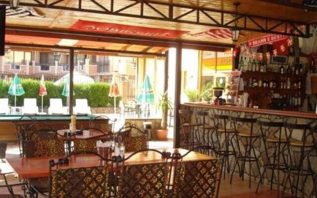 Friends Family Hotel