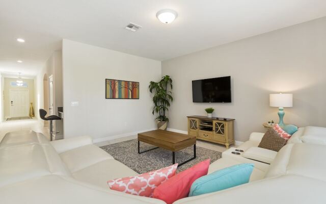 4784 Kings Castle Circle