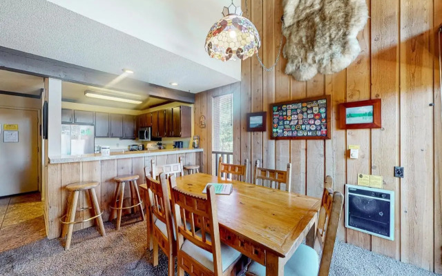 Mammoth Ski & Racquet Club #131