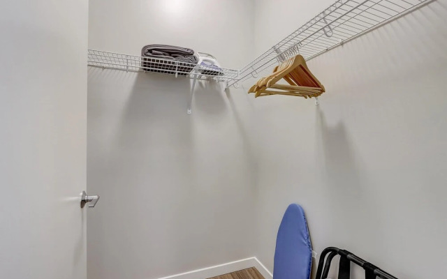 FRONTDESK The Central Apts Minneapolis