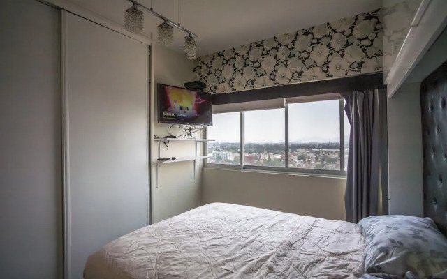 New Loft with Valet Parking & Amenities