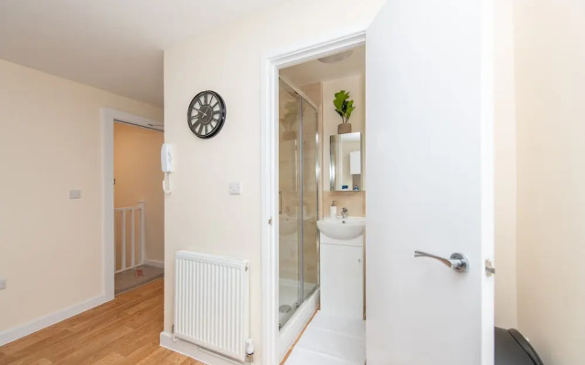 Modern Studio Apartments in Castle St