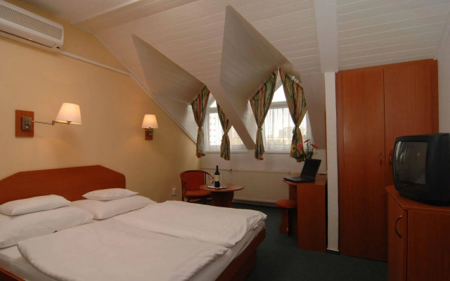 Hunguest Hotel Flora