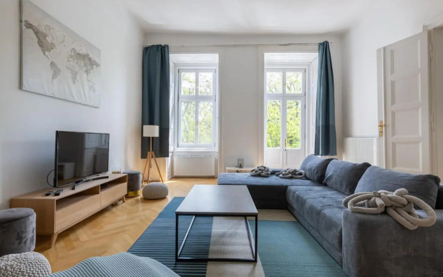 SUPER CENTRAL 2BR-2BT with Balcony&View&Sauna&Jacuzzi