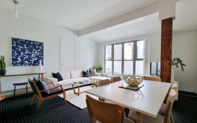 Chic & Spacious CBD Loft - 2 Beds & City