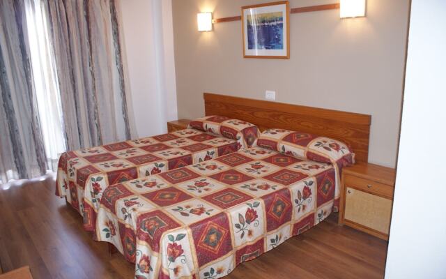 Arenal Pins Hostal