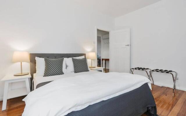 Canoon - 4 Bedroom, Pet Friendly home