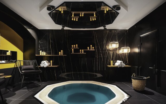 Love Hotel a Paris - Adults Only