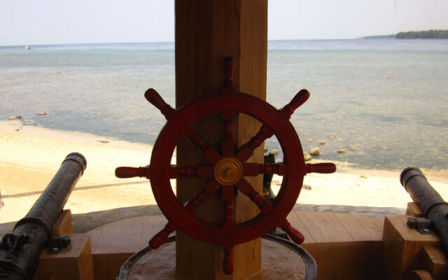 Larantuka Beach Apartments.