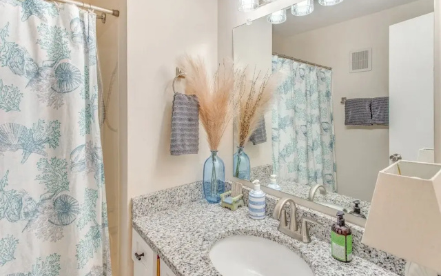 Calabash Condo: Close to Coast & Fishing