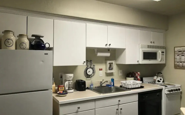 Parkway Suites