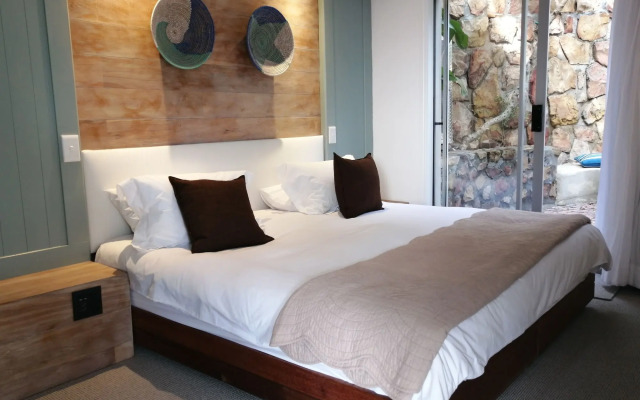 African Violet Guest Suites