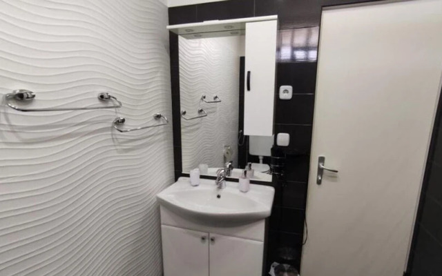 Neven - Economic Apartment Close to sea - A4 kat