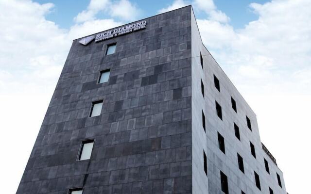 Rich Diamond Hotel