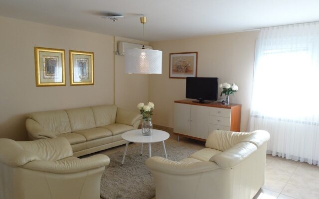 Holiday House Lidija