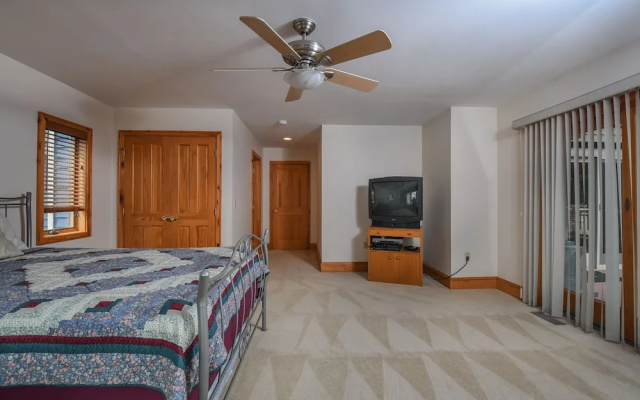 Bluebird Daze 4 Bedroom House