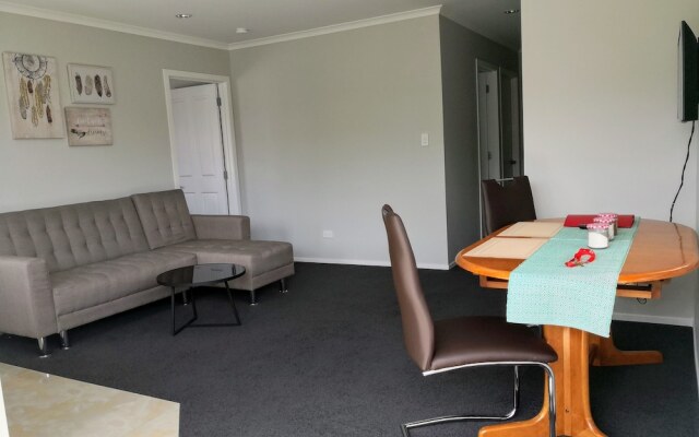 Comfy & Modern Guest House