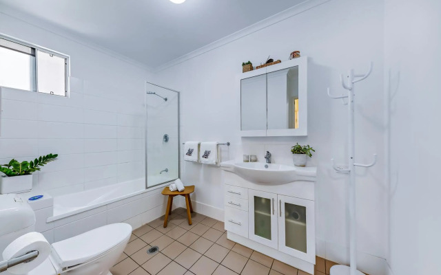 Airlie Central Apartments