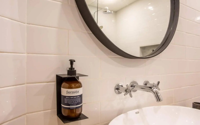 Echo Beach Apartment 100m to beach