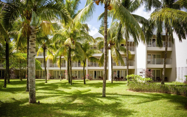Victoria Beachcomber Resort & Spa