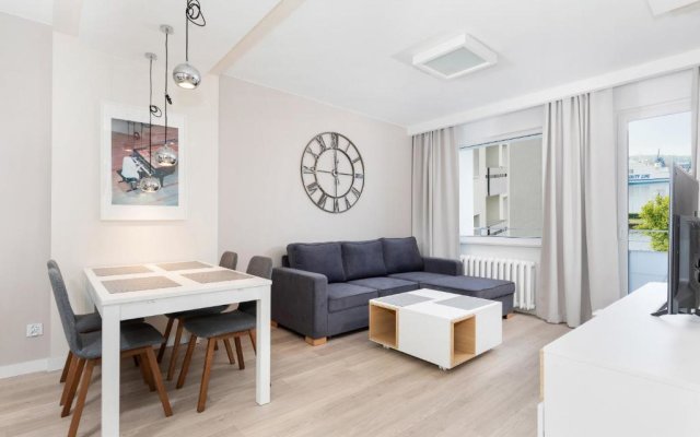 Premium apartment with a port view by Renters