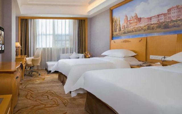 Vienna International Hotel Shenzhen Longhua Center