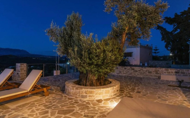 Villa Ida with Pool in Kamilari