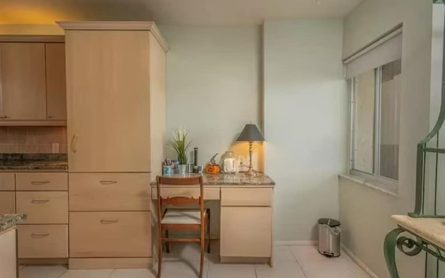 Siesta Beach Retreat Poolside 2BR Condo