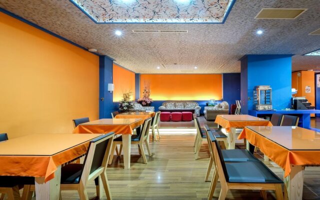 Apple Hotel