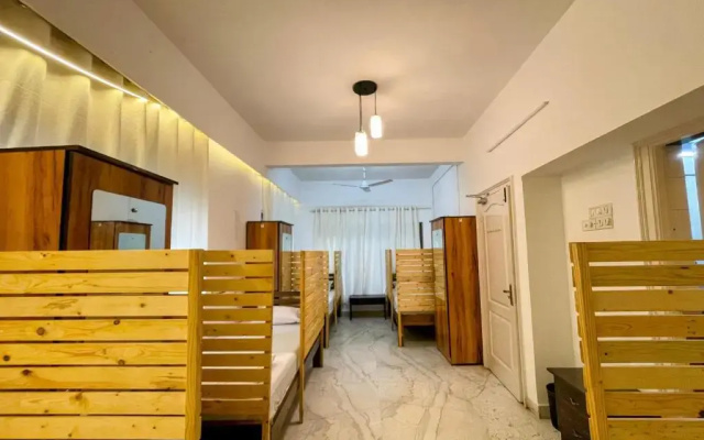 HOSHTEL99 - LUX - Stay, Cowork and Cafe - Luxurious Twin Bungalow