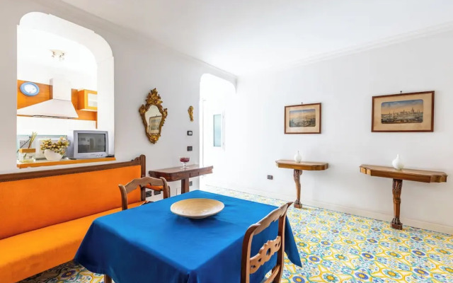 Santa Chiara Charming House With Terrace at Historical Center