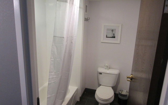 Hampton Inn & Suites Newtown