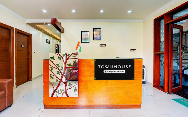 Super Townhouse MG Road Near Commercial Street