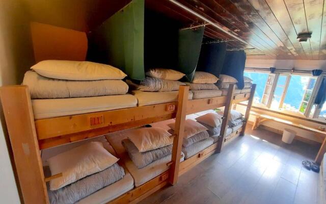 Mountain Hostel Gimmelwald