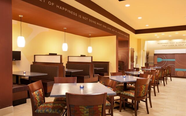 Holiday Inn St. Louis Fairview Heights by IHG