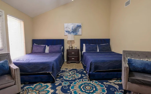 3Bdrm 2.5Bath 6Beds - Pool House