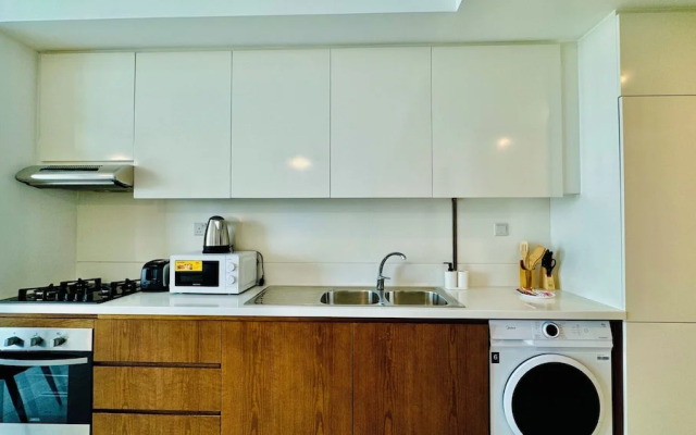 Venduras -Bright Studio Hameni Tower JVC