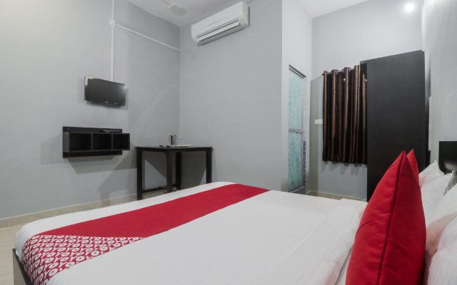Hotel Golden Leaf by OYO Rooms