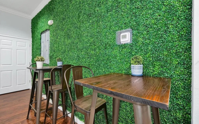 Thematic 4 bdr Near Disney-22101